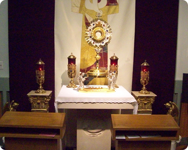Picture of Immaculate Heart of Mary Chapel altar and monstrance